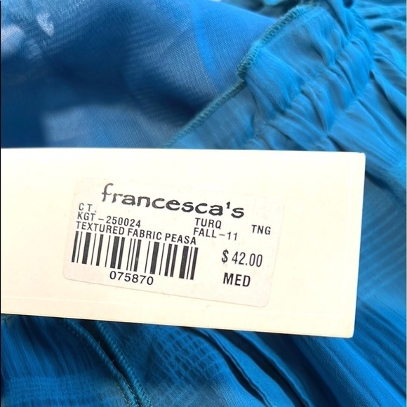 ⭐️NWT, Francesca’s Collection, Criss Cross, Eye-Catching Teal Textured Blouse, M - Picture 4 of 14